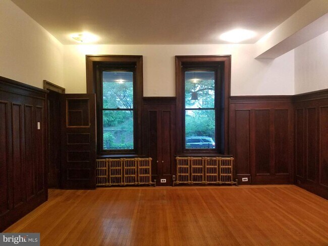 Photo - 348 Green Ln