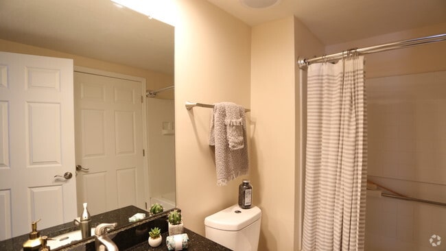 Second Bathroom - 2BR, 2BA - 972 SF - Sandstone - The Quarry