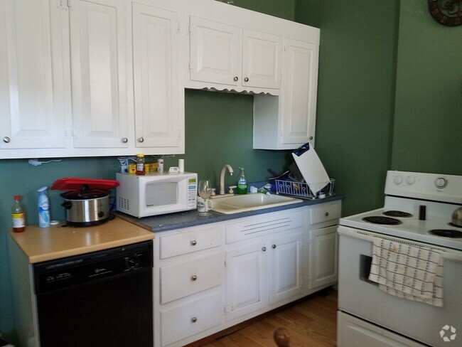 Building Photo - 2517 Stuart Ave Unit 2 Rental