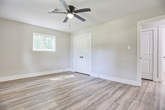 Photo - 704 Natchez River Cir