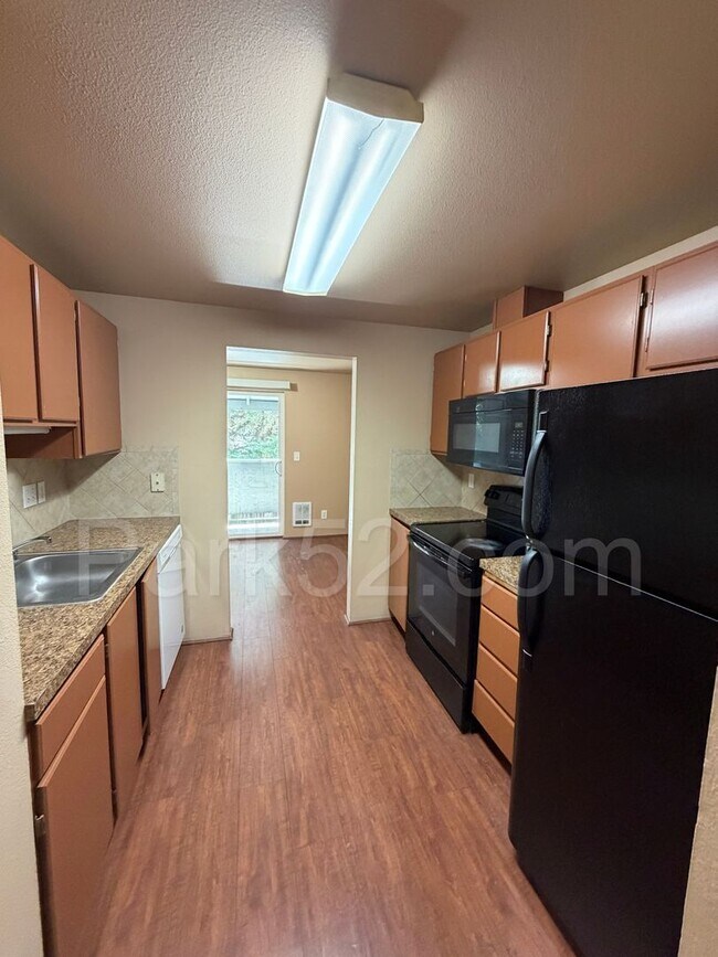 Photo - 1st Full Month Free! Puyallup Area 2 Bedroom 2nd Floor Apartment Unit 17728-C