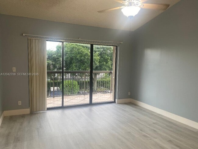 Photo - 5641 Riverside Dr Unidad 303B1