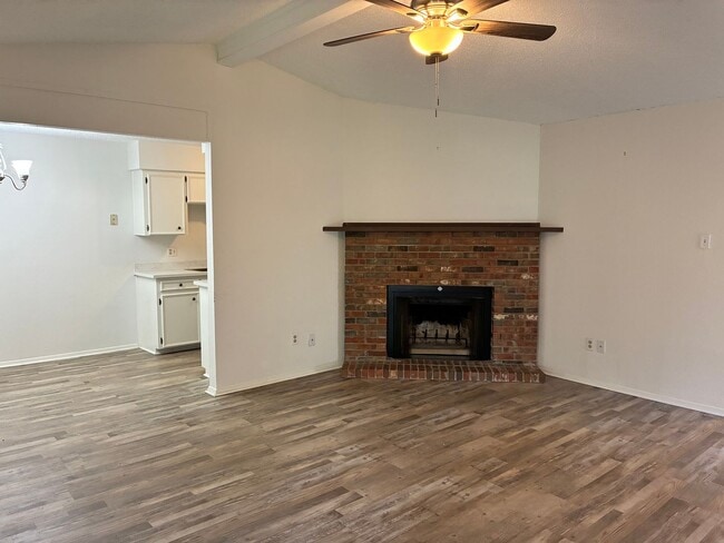Photo - Completely Updated Home – Move In and Enjoy Modern Comfort! Unit A