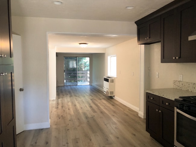 22822 Azalia Ln