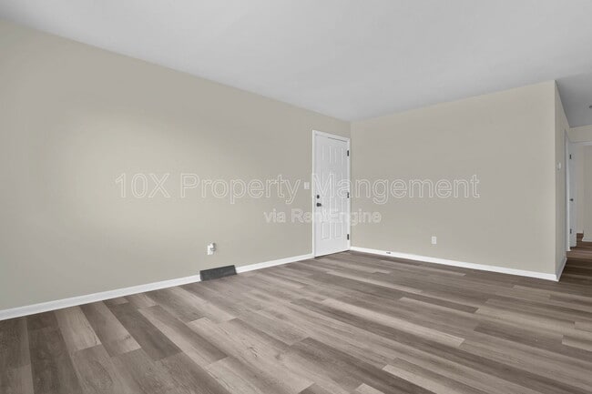 Photo - 711 S Chesterfield Rd