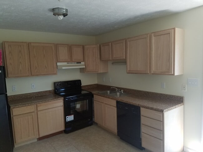 Kitchen - 5735 Aftonshire Dr