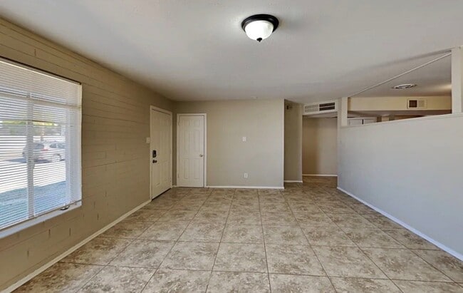 Building Photo - 5616 West Campbell Ave