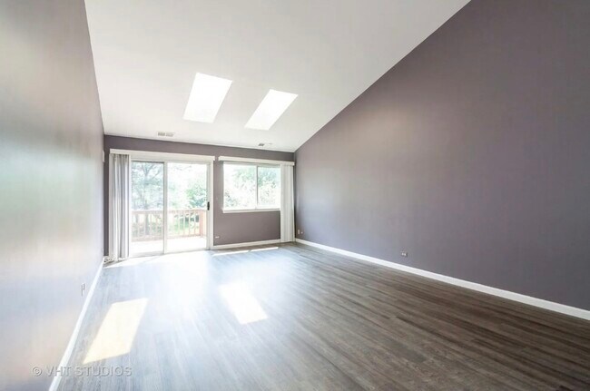 Photo - 1069 Ripple Ridge