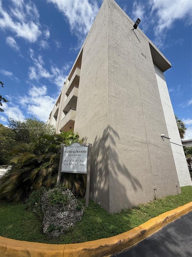 Building Photo - 802 NW 87th Ave Unit 217