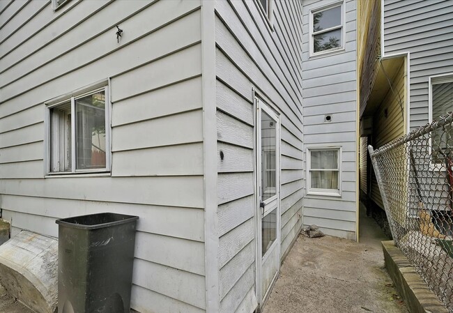 18 S Lehigh St
