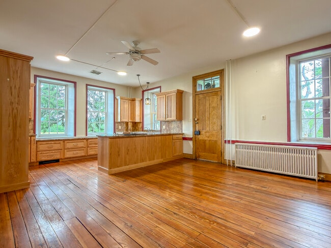 Photo - 261 Hopeland Rd
