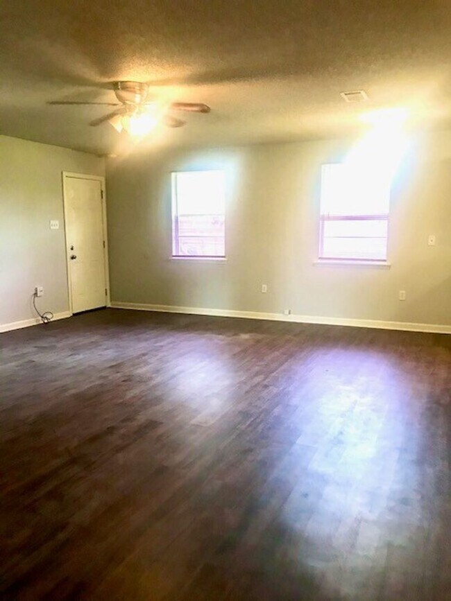 Photo - 3BR/2BA HOUSE in Avalon Subdivision off of Millerville