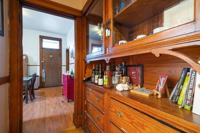 Photo - 3552 N Lakewood Ave Unidad 1