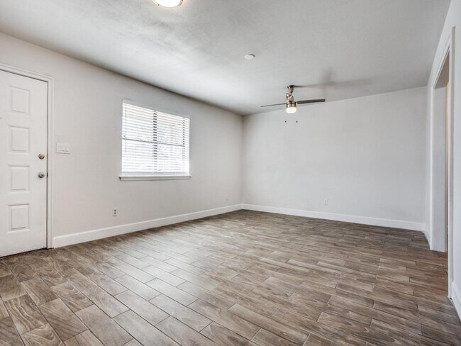 Photo - 2203 Trails End Dr