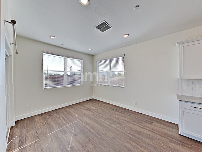 Photo - 5925 W Columbine Dr