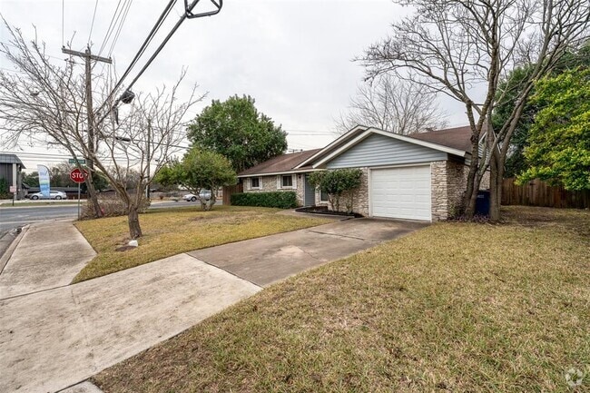 Building Photo - 1621 Wheless Ln Rental