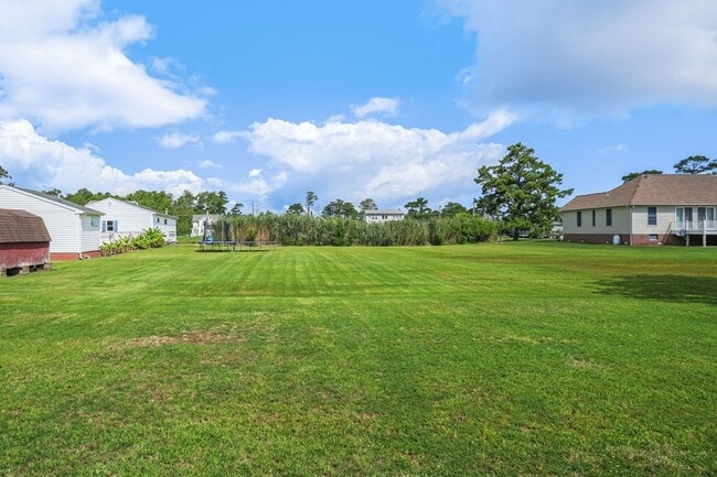 Photo - 5457 Warren St