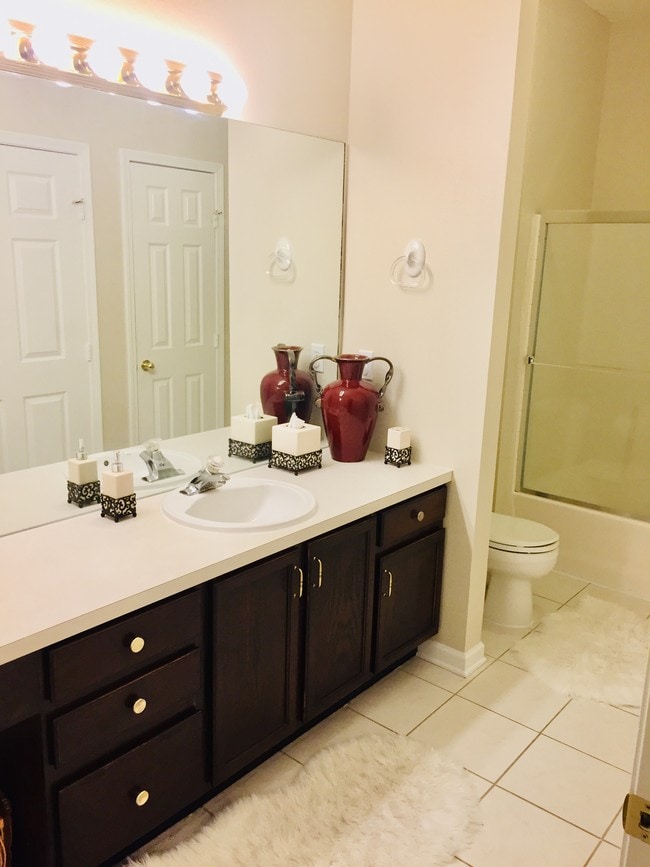 Master Bath - 10550 Baymeadows Rd Unit 429