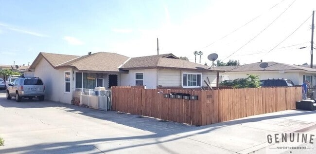 Building Photo - 2180 Placentia Ave Unit B Rental