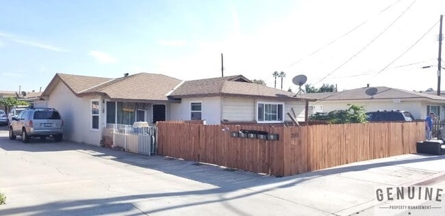 Building Photo - 2180 Placentia Ave Unit B Rental