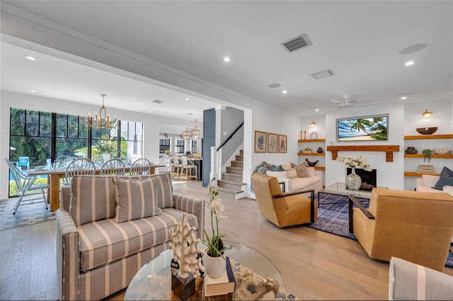 Photo - 450 N Swinton Ave