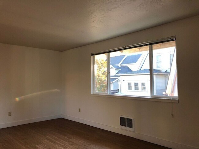 1646-1648 SE Tenino St.