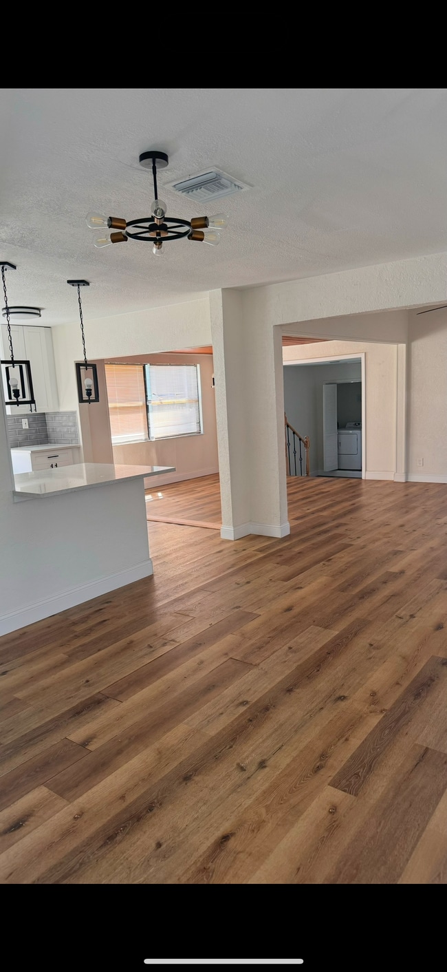 Photo - 4594 10th Ave N