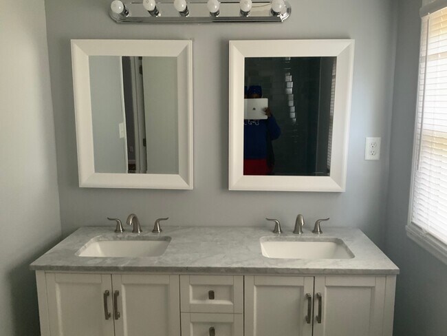 Photo - 1545 Oakwood St