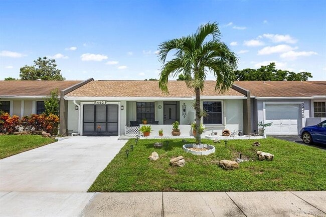 Building Photo - 5442 Lakewood Cir S Rental