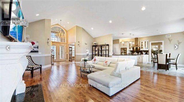 Photo - 576 Barcovan Beach Rd