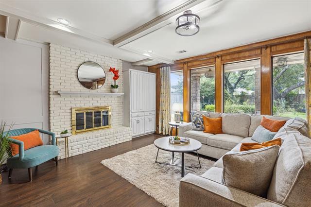Photo - 1428 Chatsworth Ln
