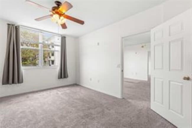 Photo - 2421 NE 65th St Unit 318