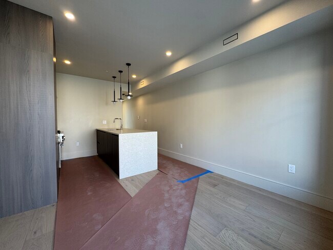 Building Photo - 300 Franklin St Unit 2 Rental