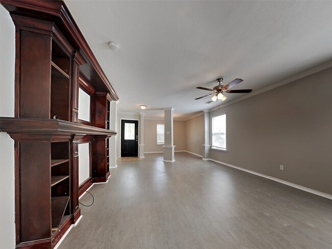 Photo - 427 Remington Creek Dr