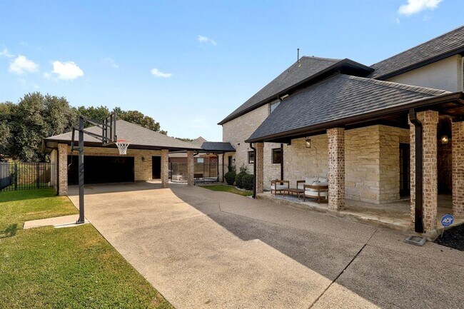 Photo - 104 Hazeltine Dr Casa