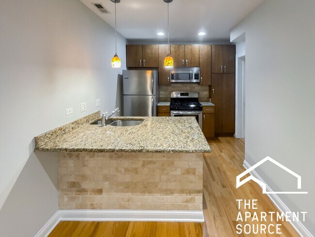 Photo - 3810 N Marshfield Ave Unit 2