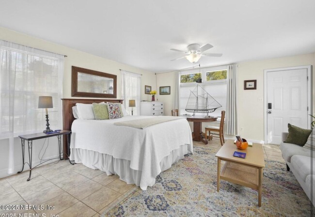 Photo - 509 Live Oak St