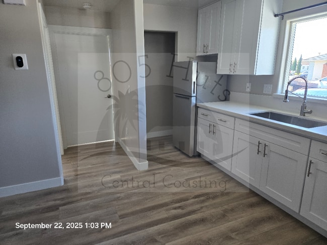 Photo - 1378 Yale Pl Unidad A