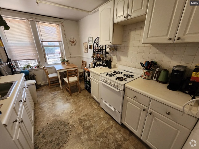 Building Photo - 309 Allston St Rental