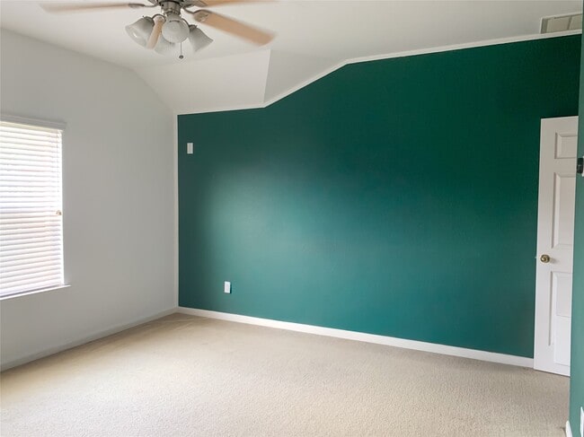 Building Photo - 21534 Oak Park Trails Dr