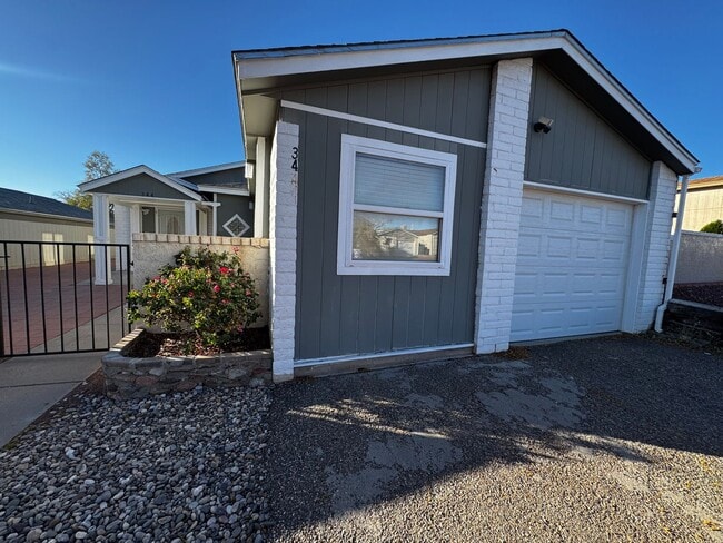 Building Photo - Rio Rancho 3 bedroom 2 bath home.