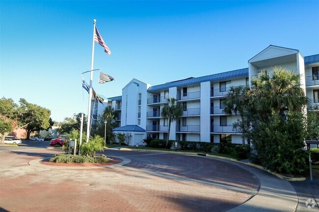 Building Photo - 2424 W Tampa Bay Blvd Unit L404 Rental