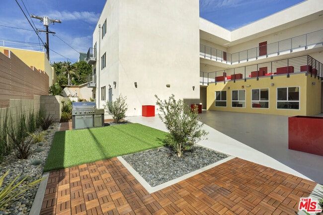 Photo - 6925 Knowlton Pl Unit 302