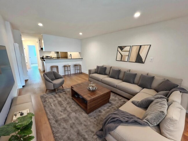 Building Photo - 5307 Sepulveda Blvd Rental