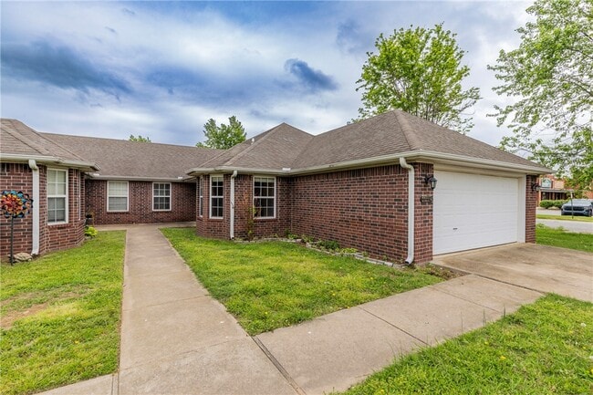 Building Photo - 255a Ravenwood Blvd