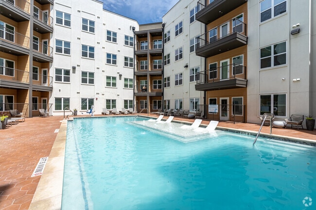 Piscina y terraza estilo resort - Park South