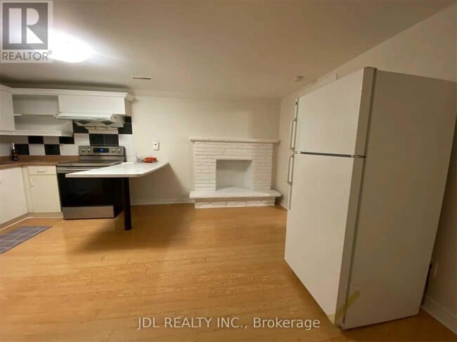 Photo - 857 Westlock Rd