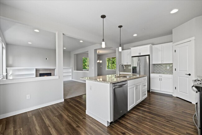Photo - **Move-In Special** Stunning 4 bed, 2.5 ba...