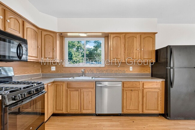 Photo - 370 Gerald Ave