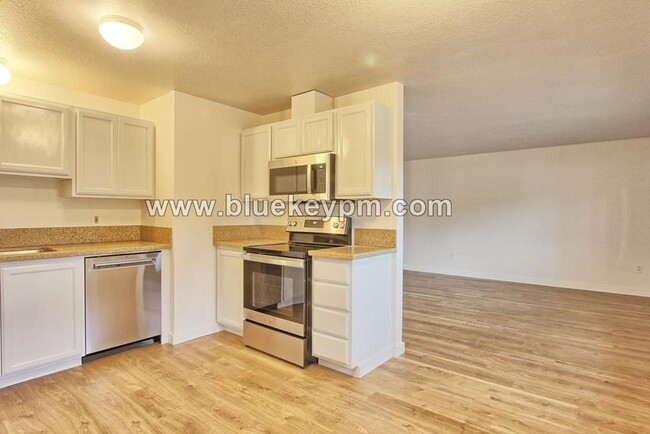 2 Bed, 1 Bath Apartment Near Bagley Commun... - 2 Bed, 1 Bath Apartment Near Bagley Commun...